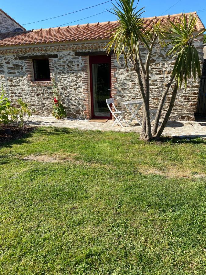 Au Mas Retz De Jade Bed & Breakfast Chauvé Exterior foto