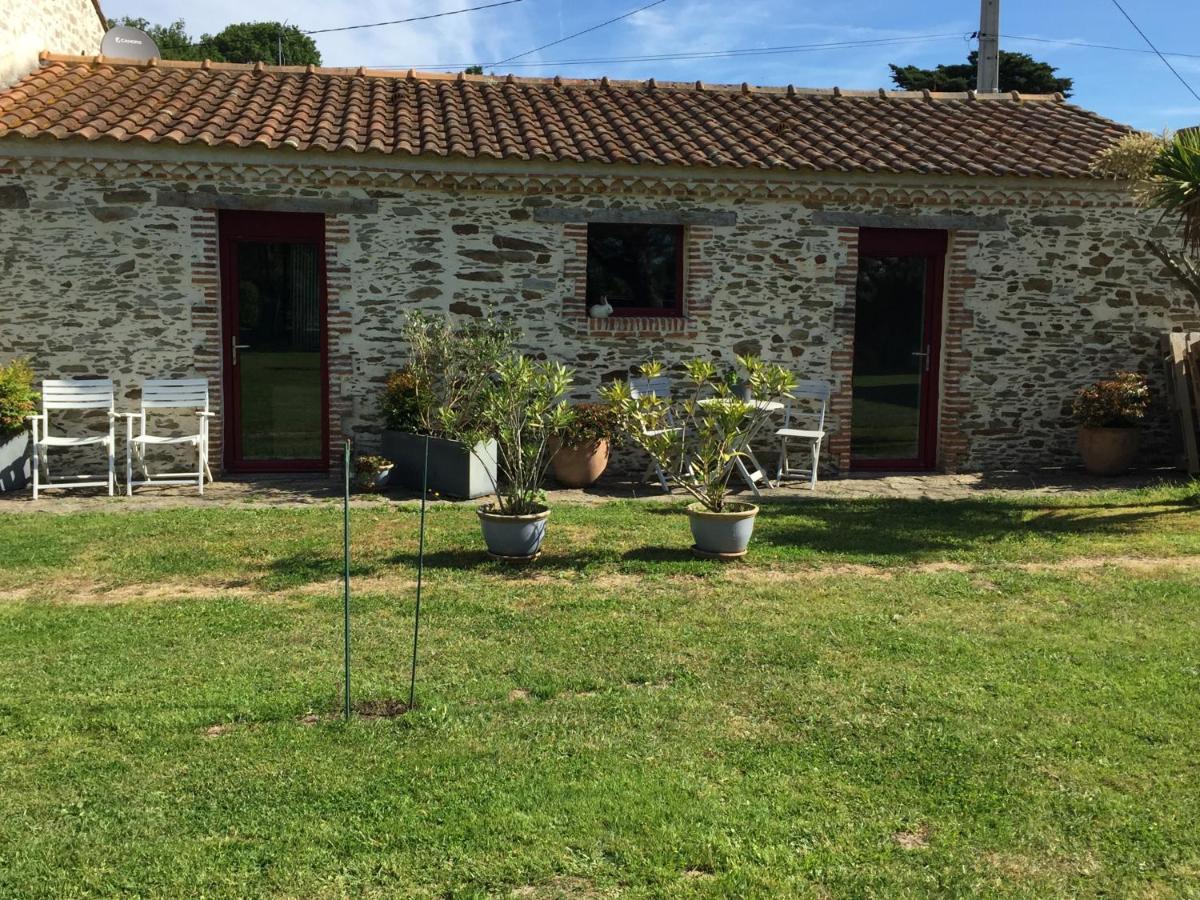 Au Mas Retz De Jade Bed & Breakfast Chauvé Exterior foto