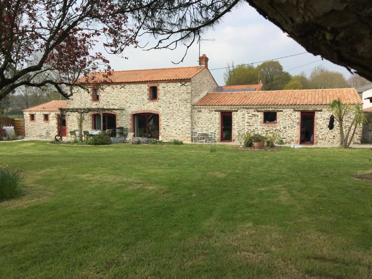 Au Mas Retz De Jade Bed & Breakfast Chauvé Exterior foto